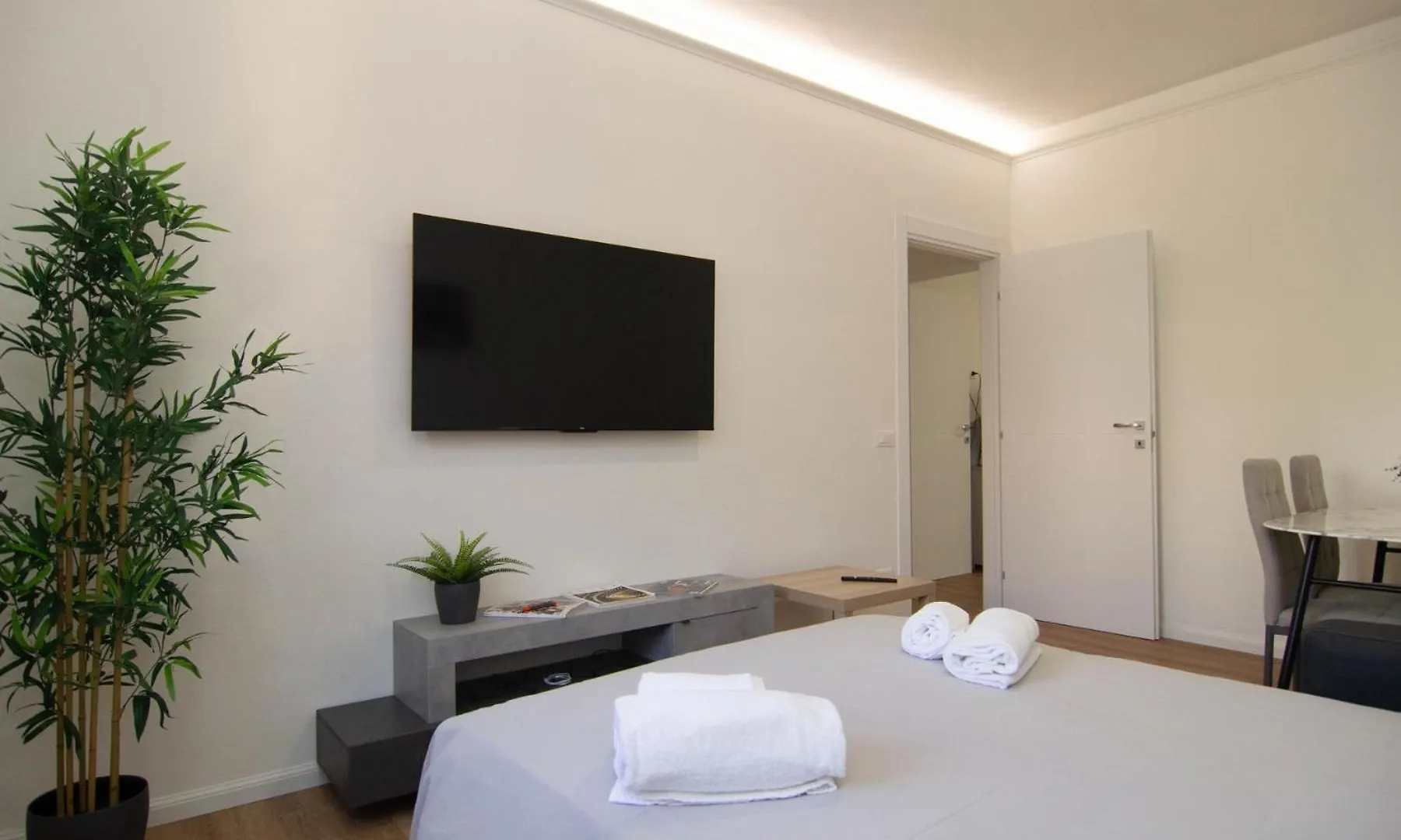 The Beautiful River Piza Apartament